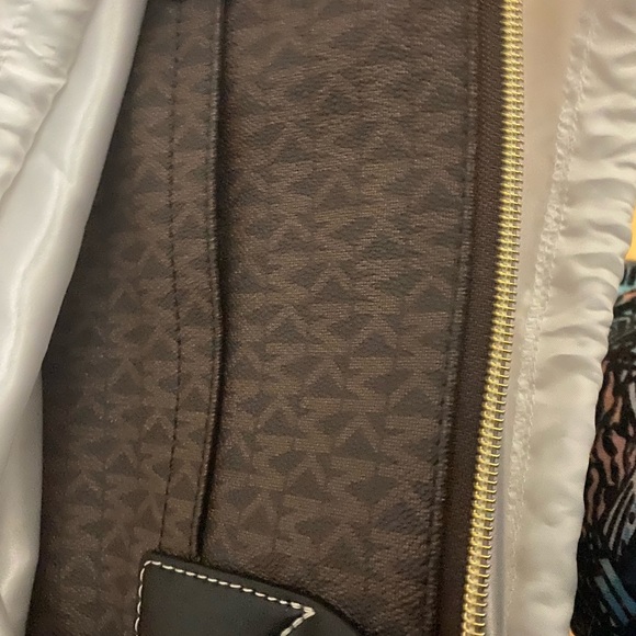 Sold - Picture 6 of 7